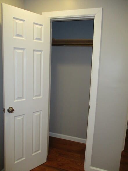 Closet - 8613 134th St