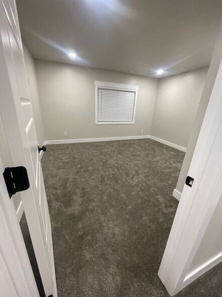 Building Photo - 2839 Kollman Ln