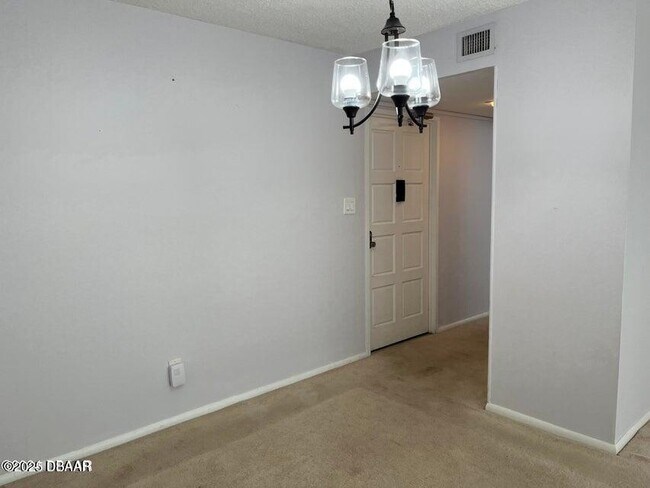 Building Photo - 1224 S Peninsula Dr