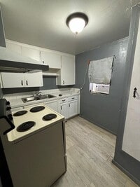 Building Photo - Amazing Price 1 Bed 1 Bath for Rent Lubboc...