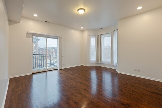 Building Photo - 4800 S St Lawrence Ave