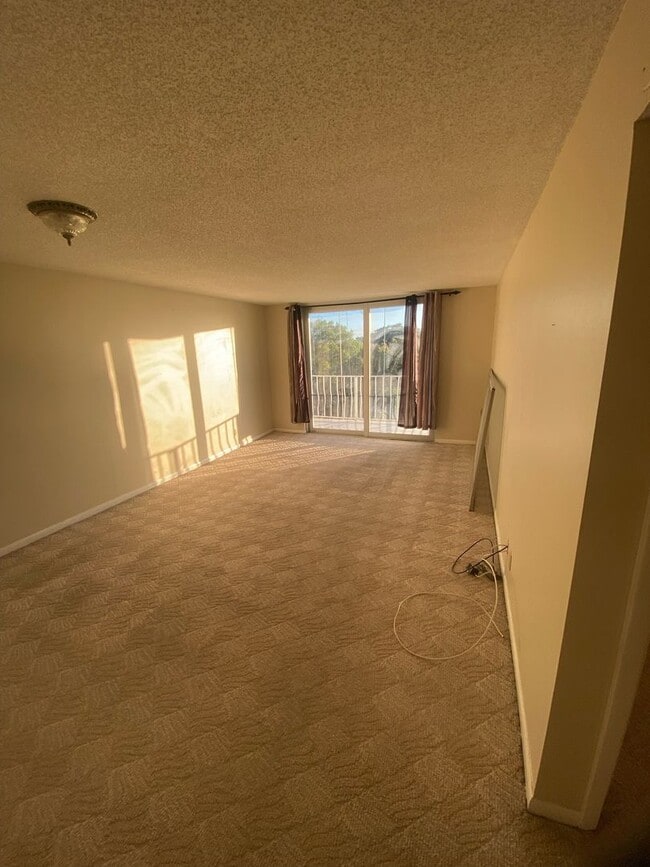 Building Photo - 480 Executive Center Dr