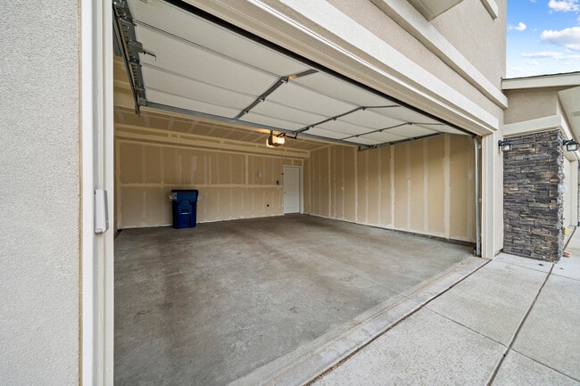 Building Photo - 3295 Bewildering Heights