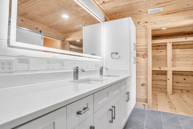 Building Photo - 498 Alabama St