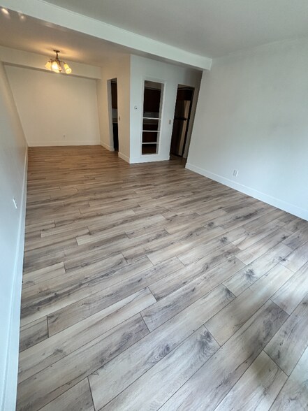 Building Photo - 734 W Kilgore Rd