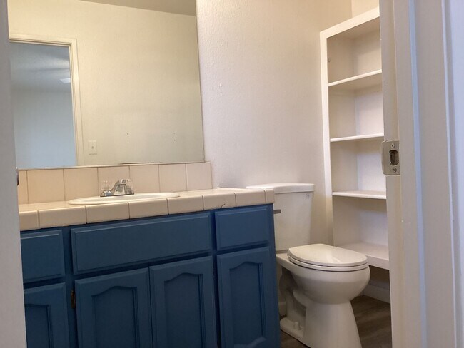 Building Photo - 16385 N D St