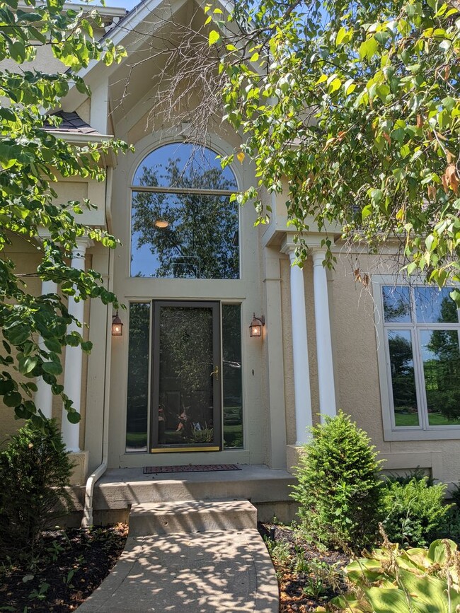 Building Photo - Great House on the Golf Course