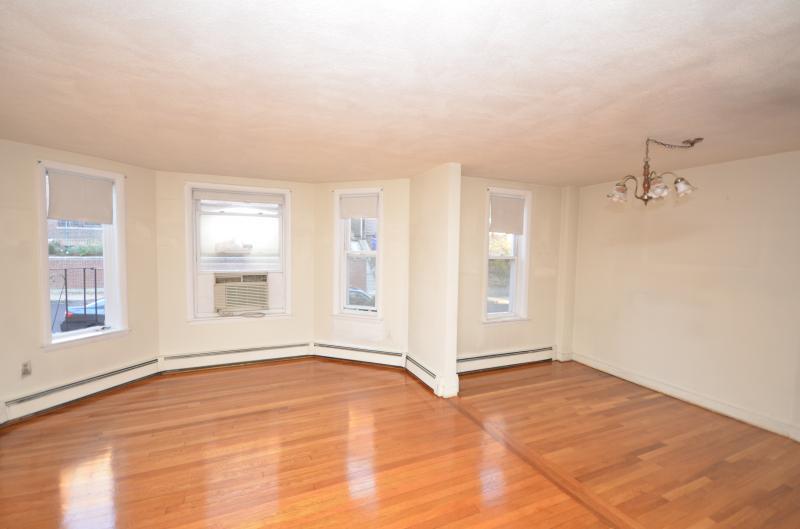 Building Photo - 320 Tappan St