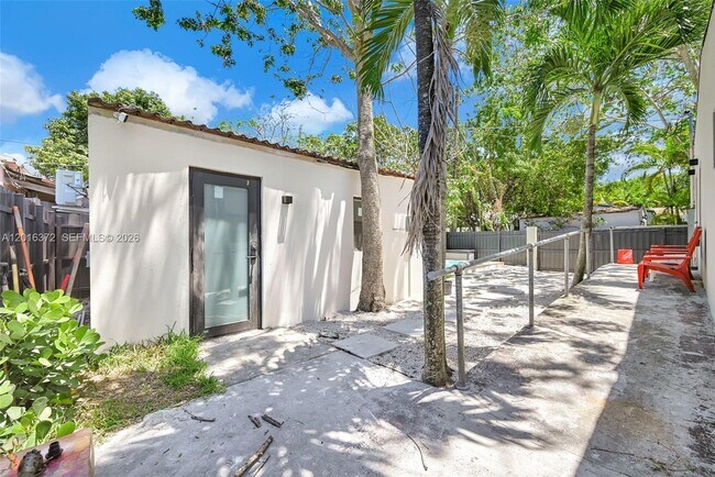 Building Photo - 4721 NW 6th Ave