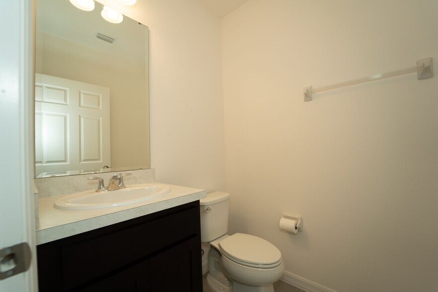 Building Photo - 1673 Swan Swim Dr