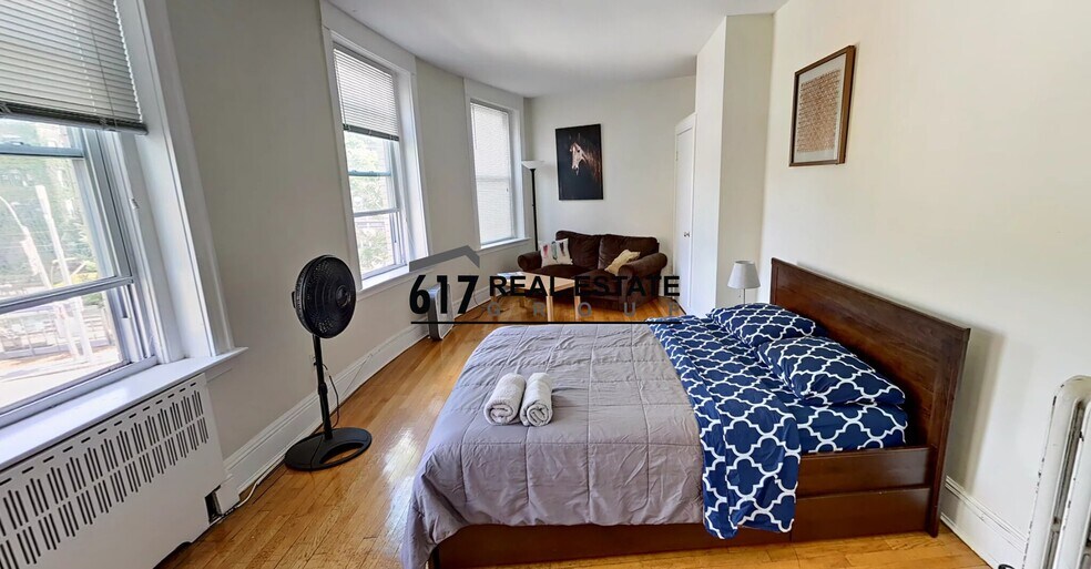 Building Photo - 1232 Beacon St