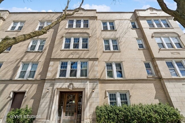 Primary Photo - 5953 N Greenview Ave