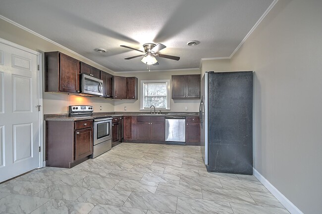 Building Photo - 108 Cottonwood Dr