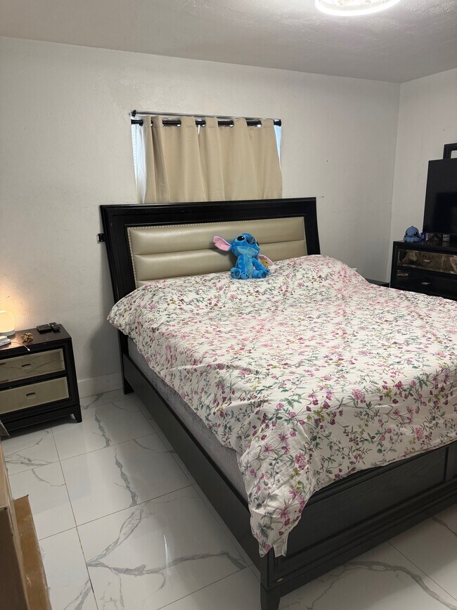 Building Photo - 4300 SW 67th Ave