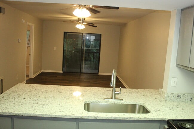 Building Photo - 1007 Windsong Cir