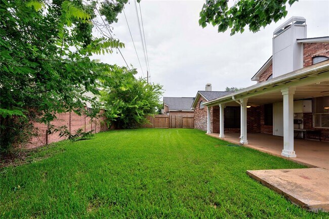Building Photo - 2306 Millerton Ln