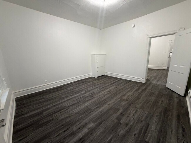 Building Photo - One Bedroom Home