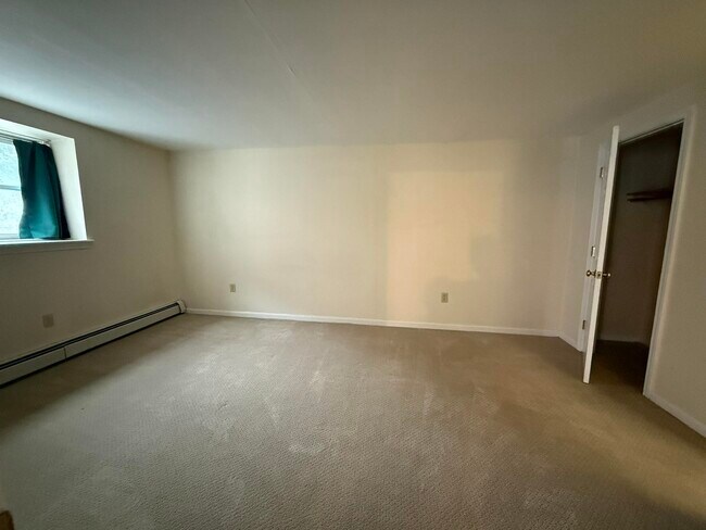Building Photo - 241 Middle Street
