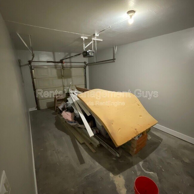 Building Photo - 8229 Halifax Ct N