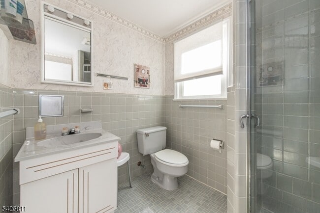 Building Photo - 123 Smull Ave