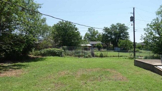 Building Photo - 2205 NW 46th St