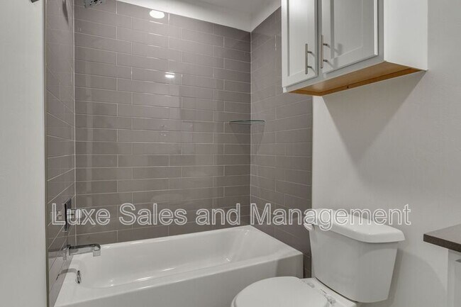 Building Photo - 7907 NW 135th Terrace