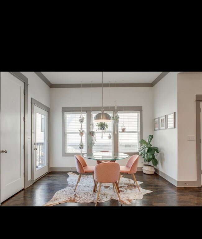 Building Photo - 2209 15th Ave N