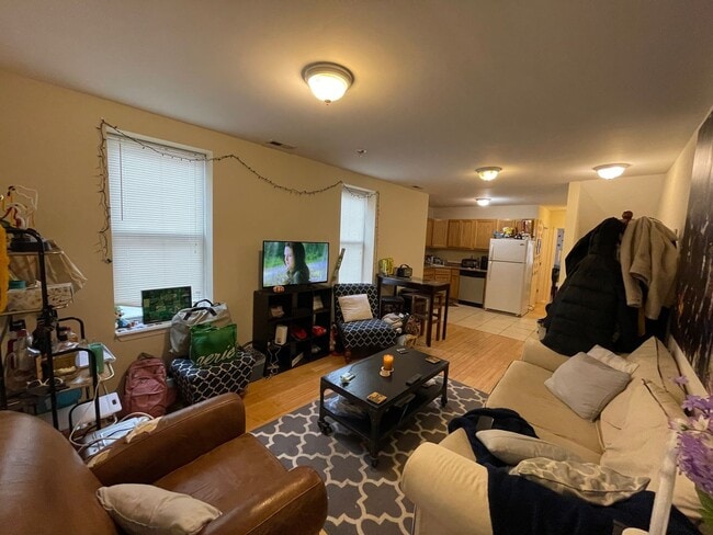 Building Photo - 1849 Willington St