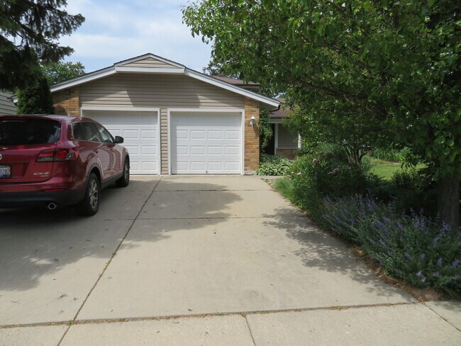 Building Photo - 932 Brantwood Ave