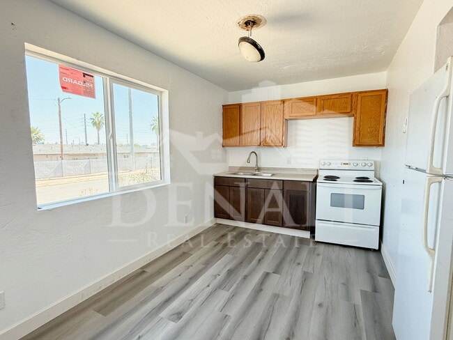 Building Photo - 1709 W Sherman St