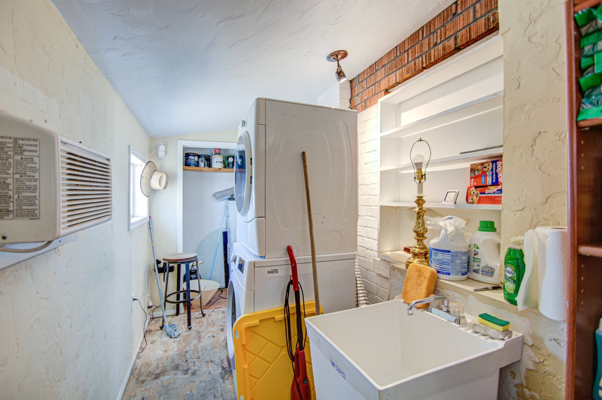 Building Photo - 322 N 12th St