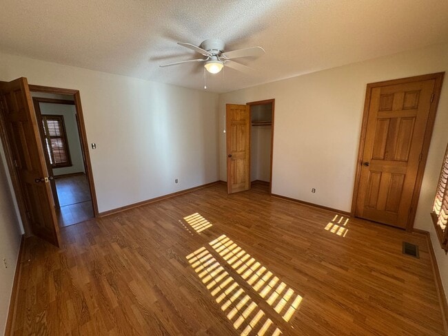 Building Photo - Available to Show