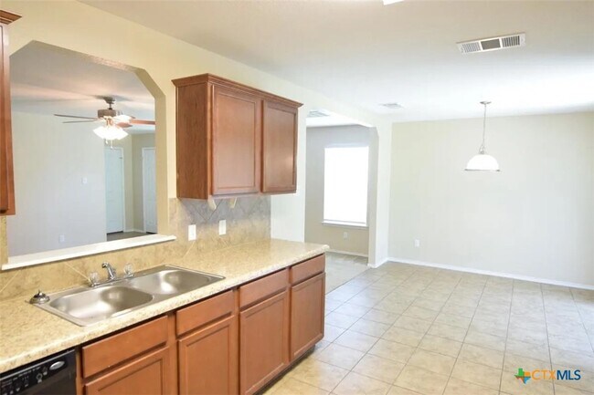 Building Photo - 108 W Gemini Ln