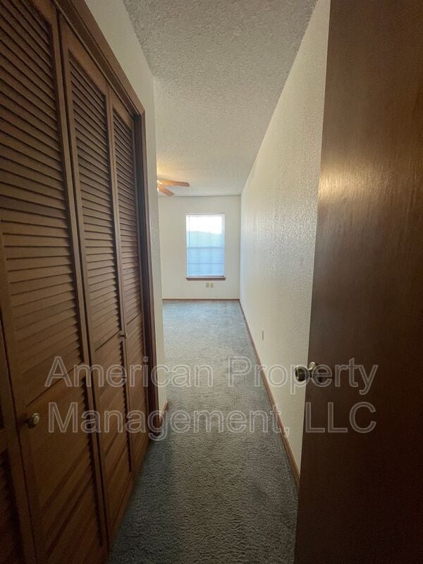 Building Photo - 712 West 119th Pl S