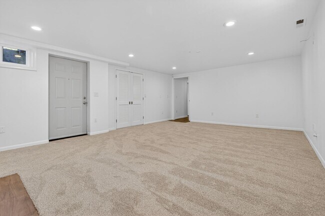 Building Photo - Stunning 4 bed + office, 4 bath rental home in Damascus!