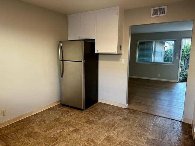 Building Photo - Well-maintained 2-bedroom, 1-bath duplex unit in West San Jose!