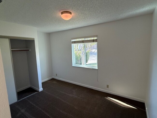 Building Photo - Beautiful 3-Bedroom Benicia Home