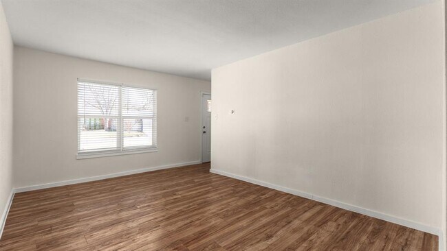 Building Photo - 1618 Chippeway Ln