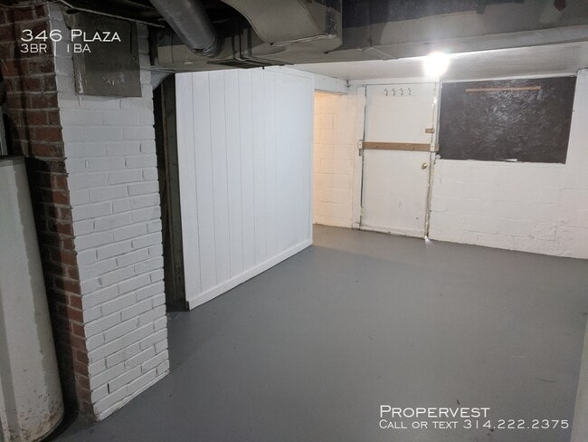 Building Photo - 346 Plaza Ave