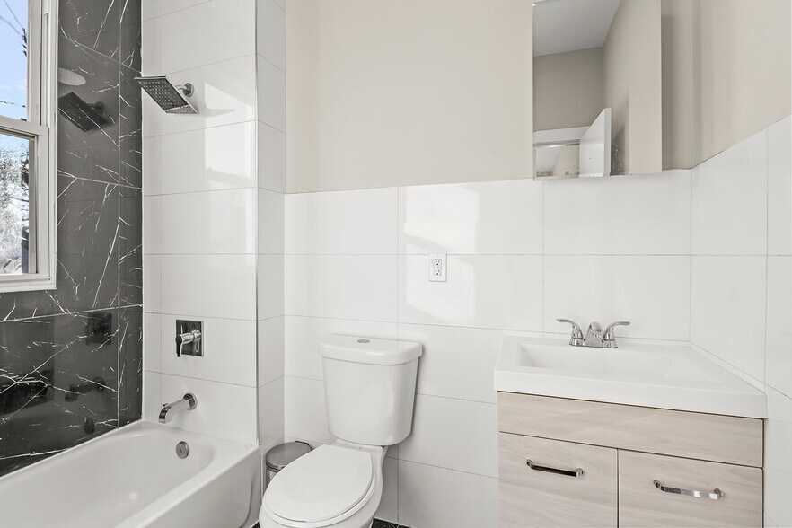 Building Photo - 791 S 15th St