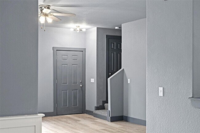 Building Photo - 38 Deer Ridge Rd