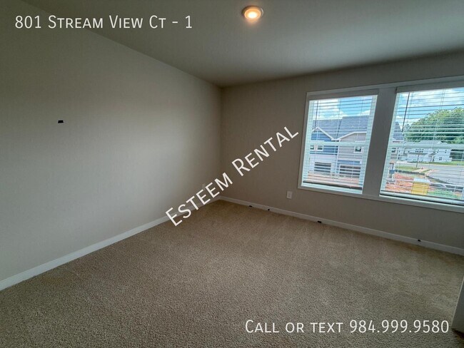 Building Photo - 801 Stream View Ct-1