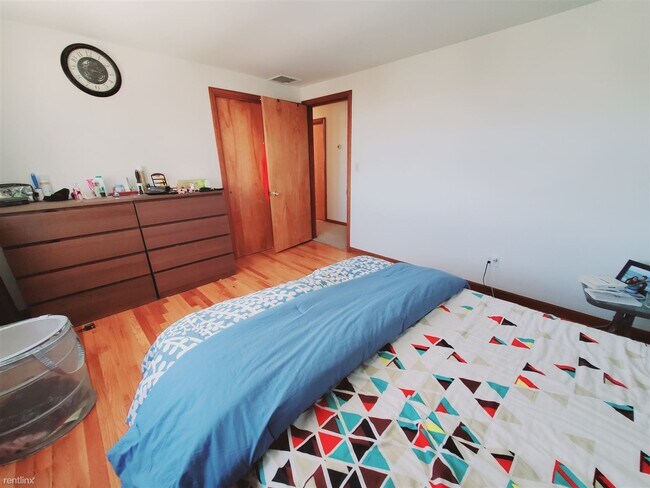 Building Photo - 2 br, 1 bath Condo - 27 Windy Knls # 2NDFL