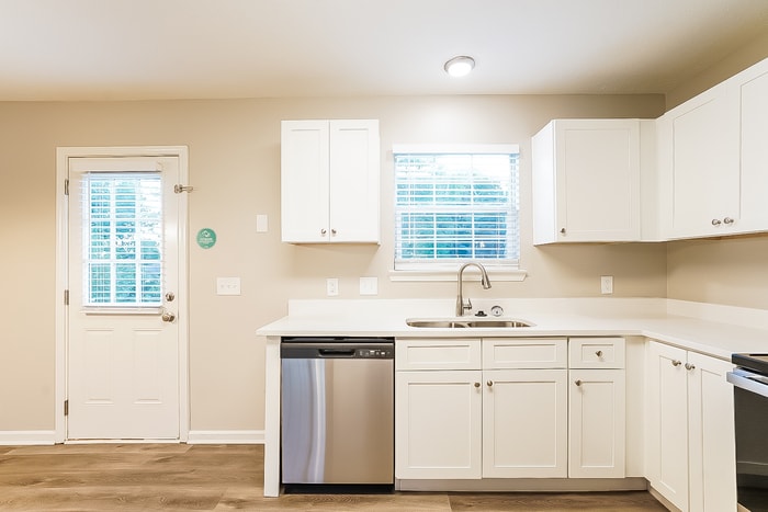 Building Photo - 1320 Lyndsey Ridge Dr