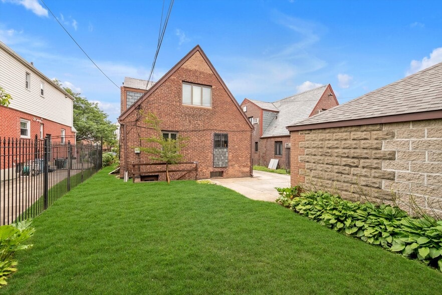 Building Photo - 6430 Fitchett St
