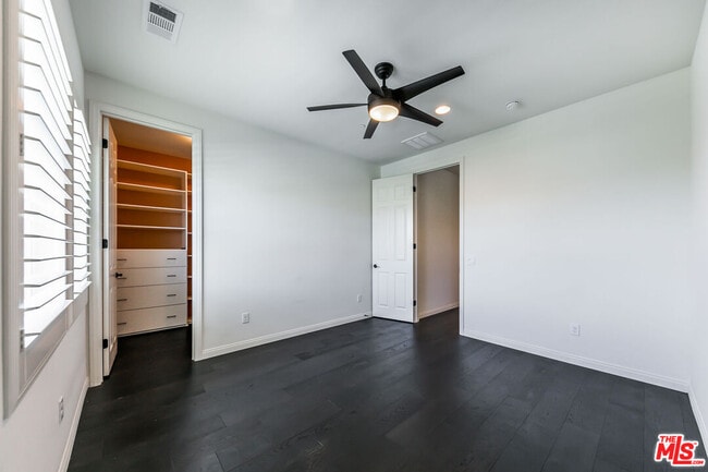 Building Photo - 22379 Driftwood Ct