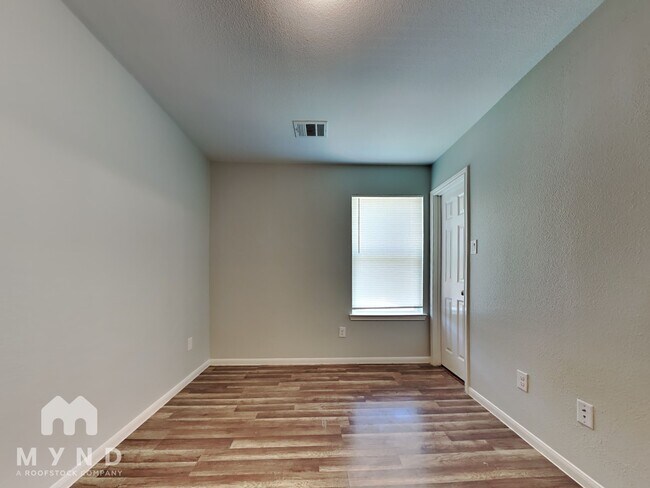 Building Photo - 16689 E Hammon