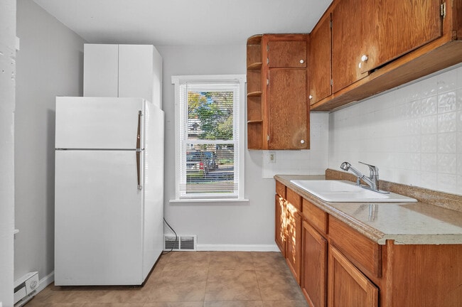 Building Photo - 959 Earl St