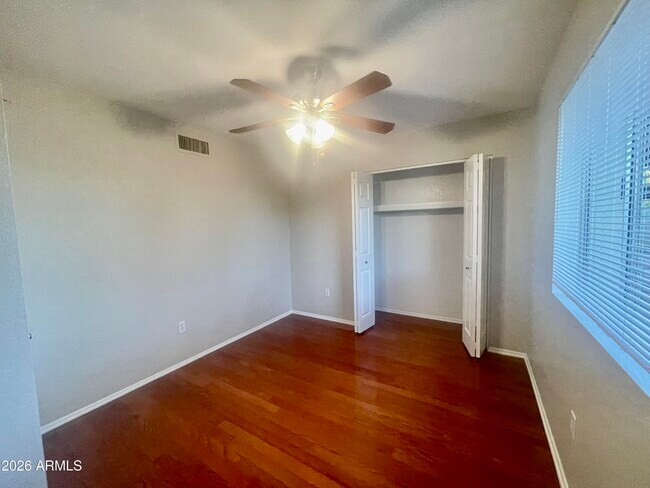 Building Photo - 508 E Angela Dr