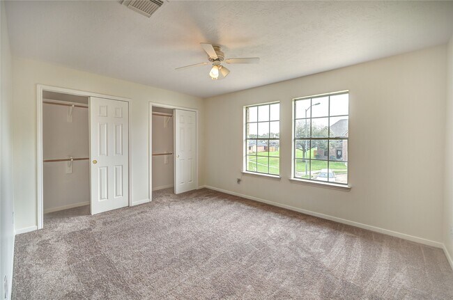 Building Photo - 11906 Dinosaur Valley Dr